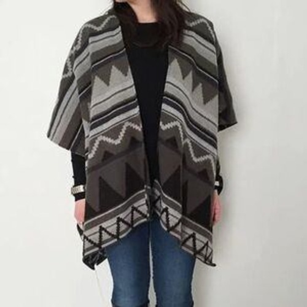 Grey Black Aztec Poncho Shawl Wrap Womens OS Cozy Nordic‎ Geometric Oversized